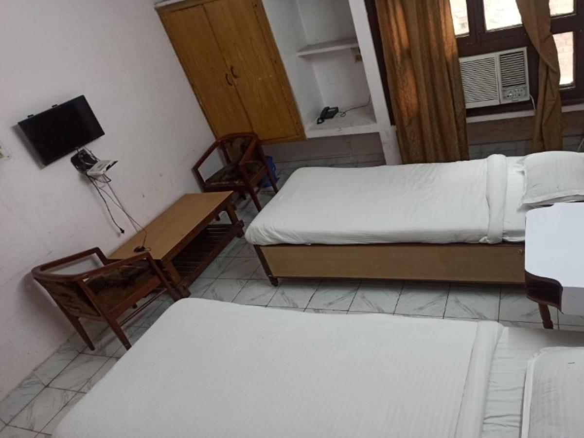 Oyo 80830 Hotel Buddha International بود جايا المظهر الخارجي الصورة