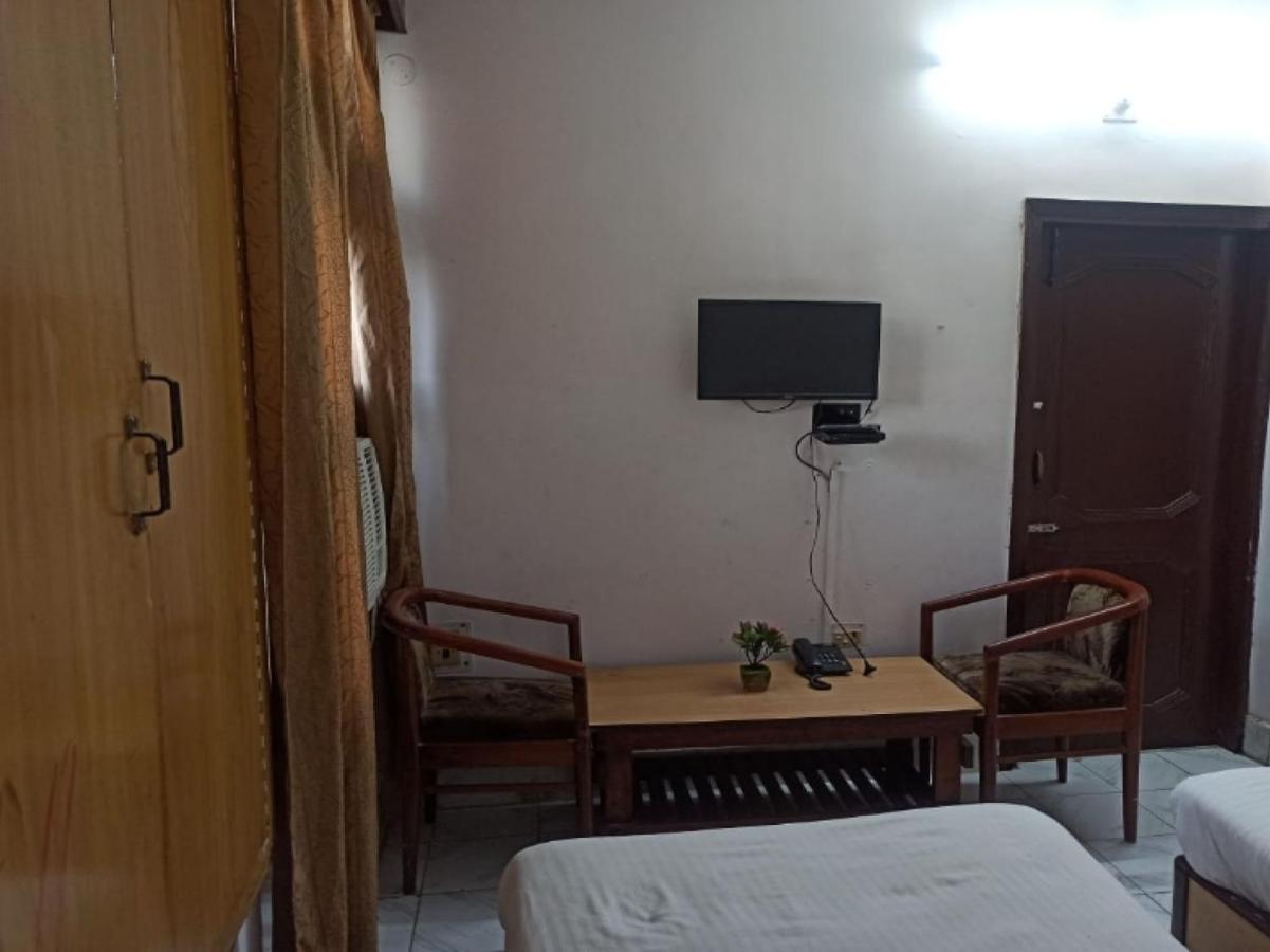 Oyo 80830 Hotel Buddha International بود جايا المظهر الخارجي الصورة