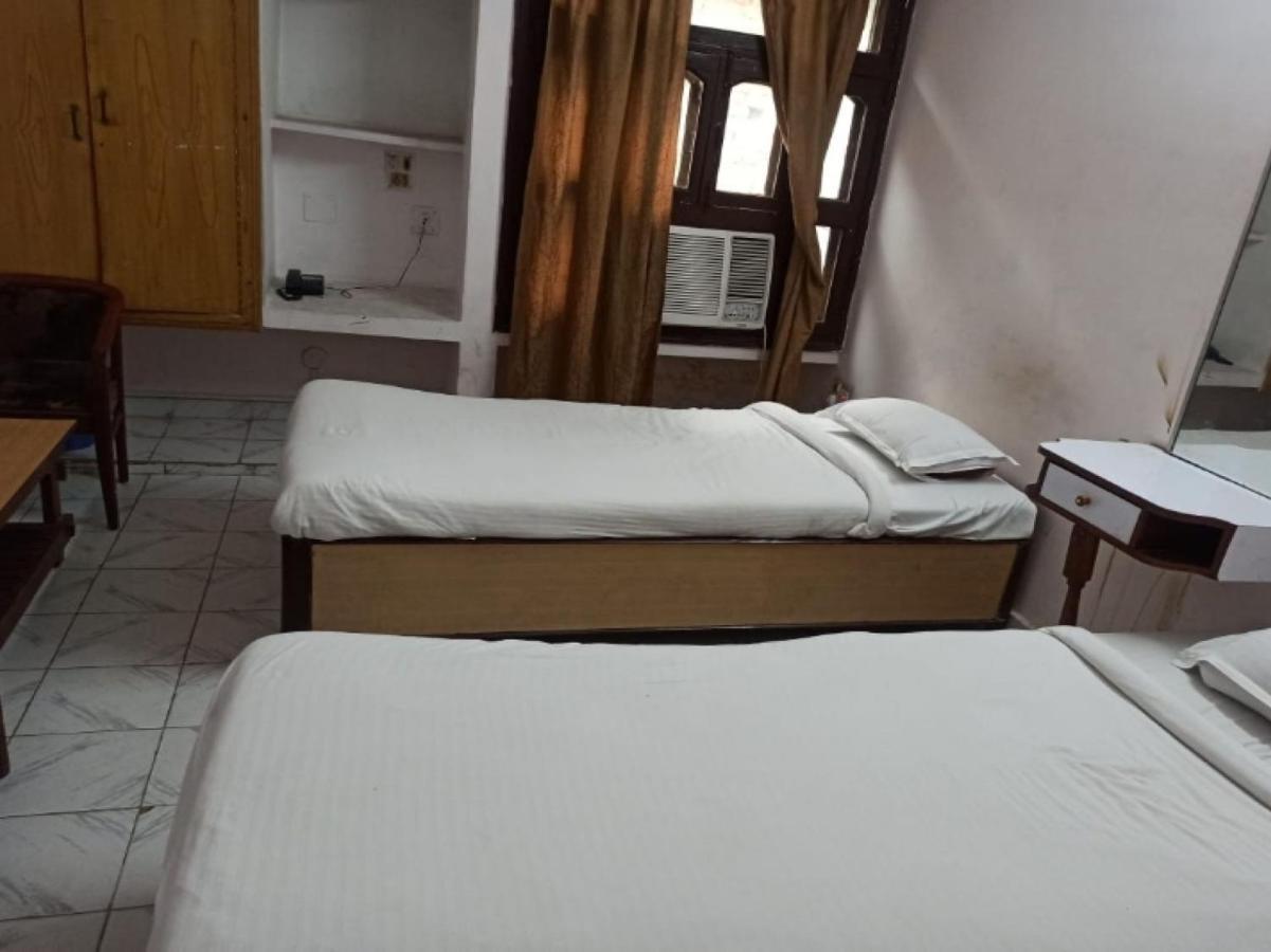 Oyo 80830 Hotel Buddha International بود جايا المظهر الخارجي الصورة