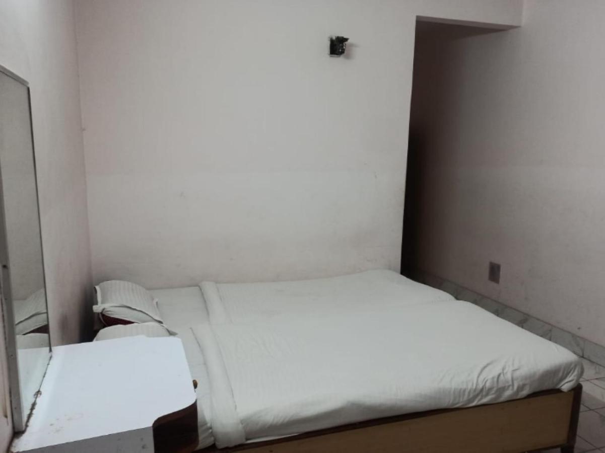 Oyo 80830 Hotel Buddha International بود جايا المظهر الخارجي الصورة