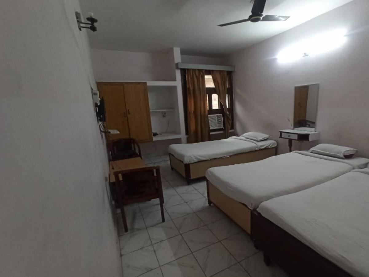 Oyo 80830 Hotel Buddha International بود جايا المظهر الخارجي الصورة