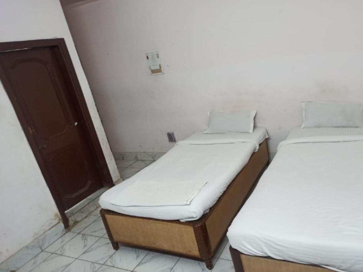 Oyo 80830 Hotel Buddha International بود جايا المظهر الخارجي الصورة