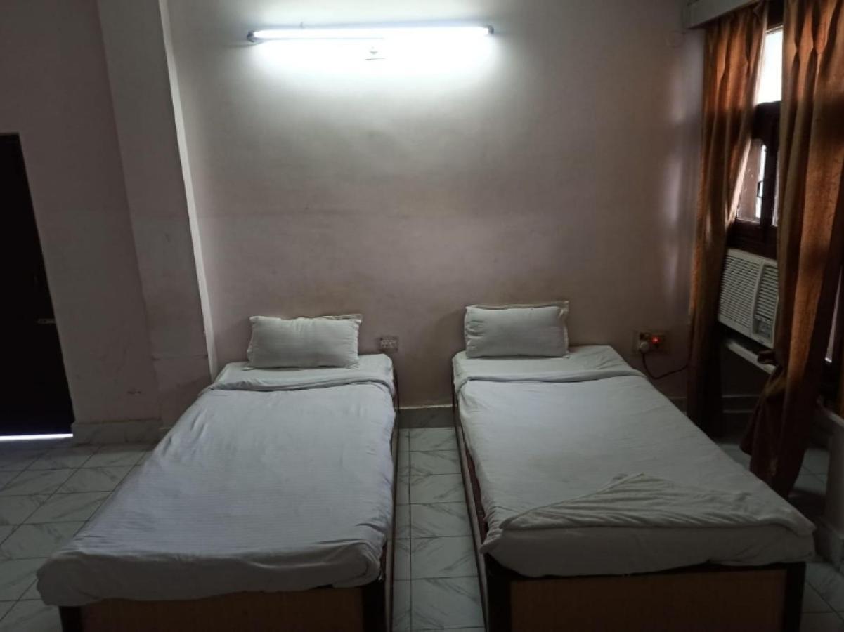 Oyo 80830 Hotel Buddha International بود جايا المظهر الخارجي الصورة