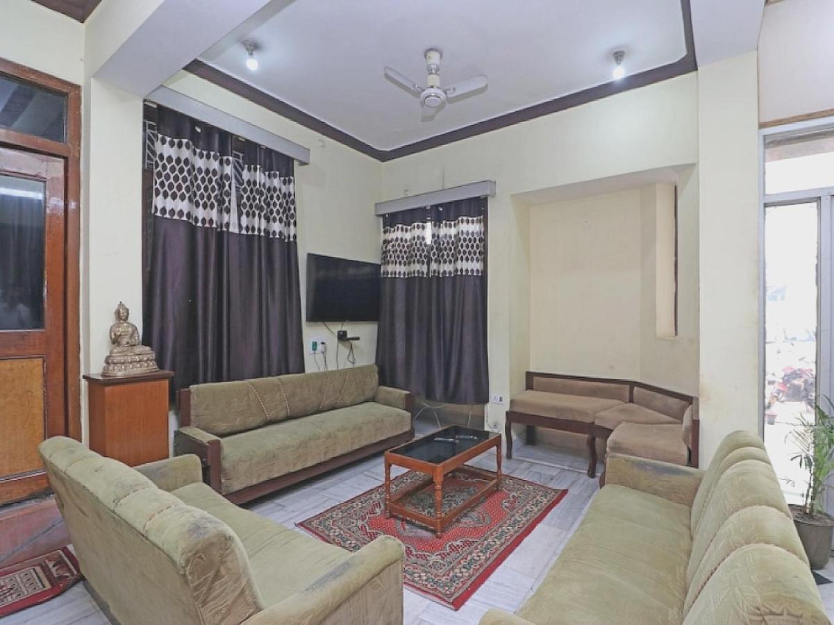 Oyo 80830 Hotel Buddha International بود جايا المظهر الخارجي الصورة